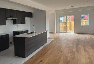 4-Shiraz-Trail-kitchen-and-patio-doors
